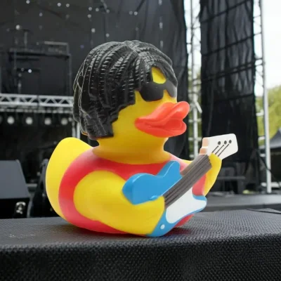 (image for) Super Star Guitar Player Duck